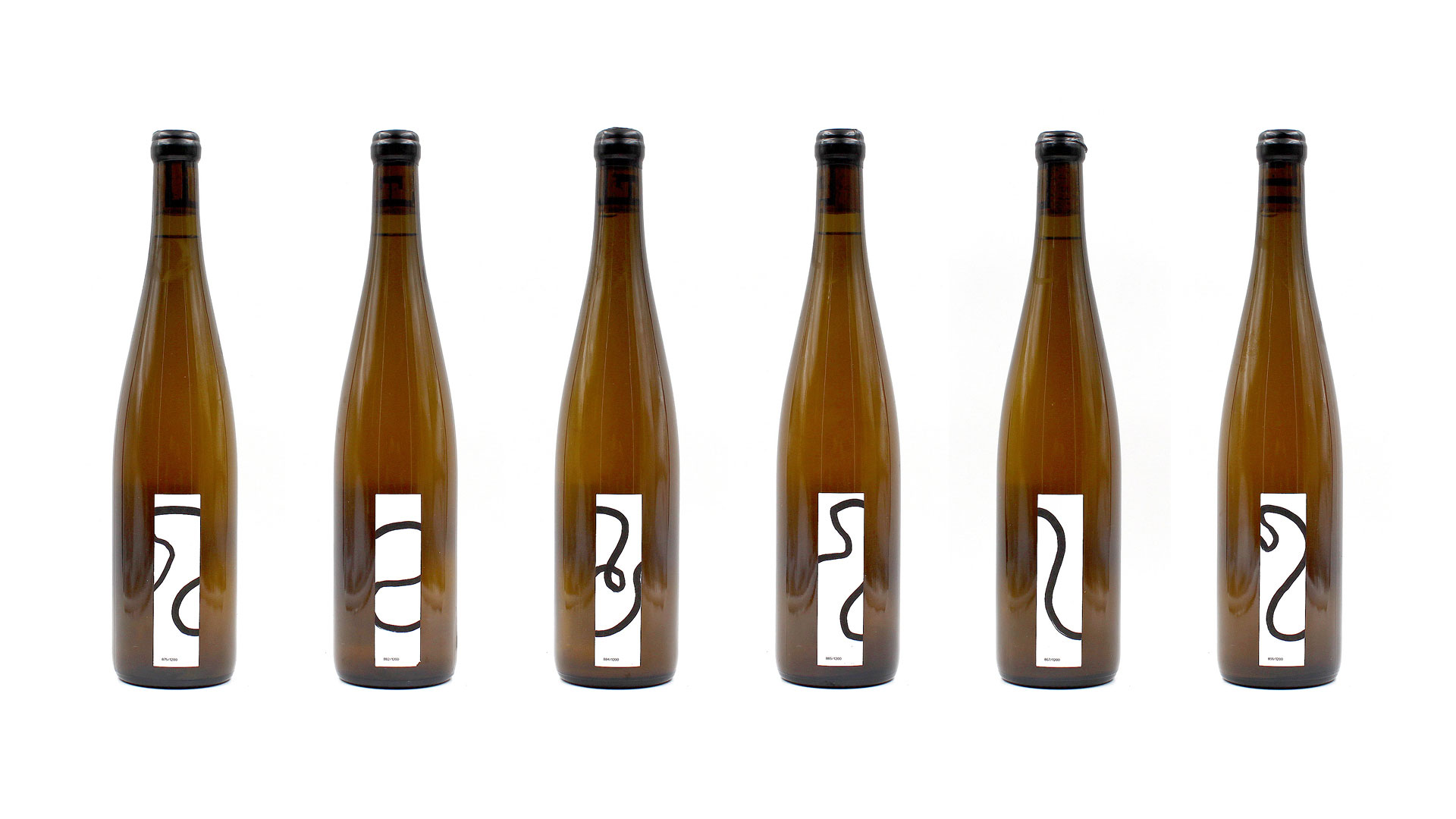 Étiquettes et bouteilles des Grands esprits — vin d’Alsace