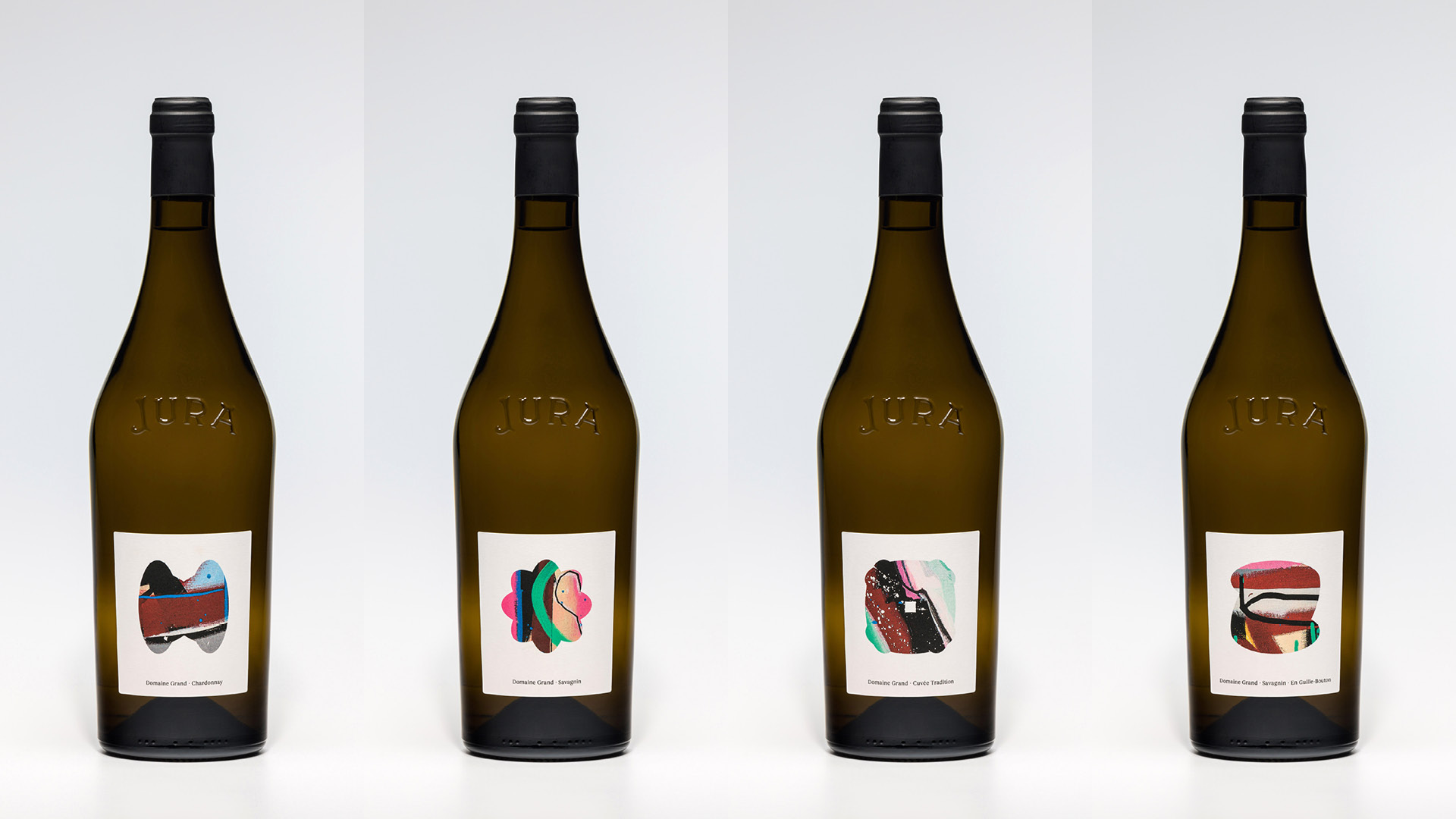 Étiquettes et bouteilles de vin du domaine Grand