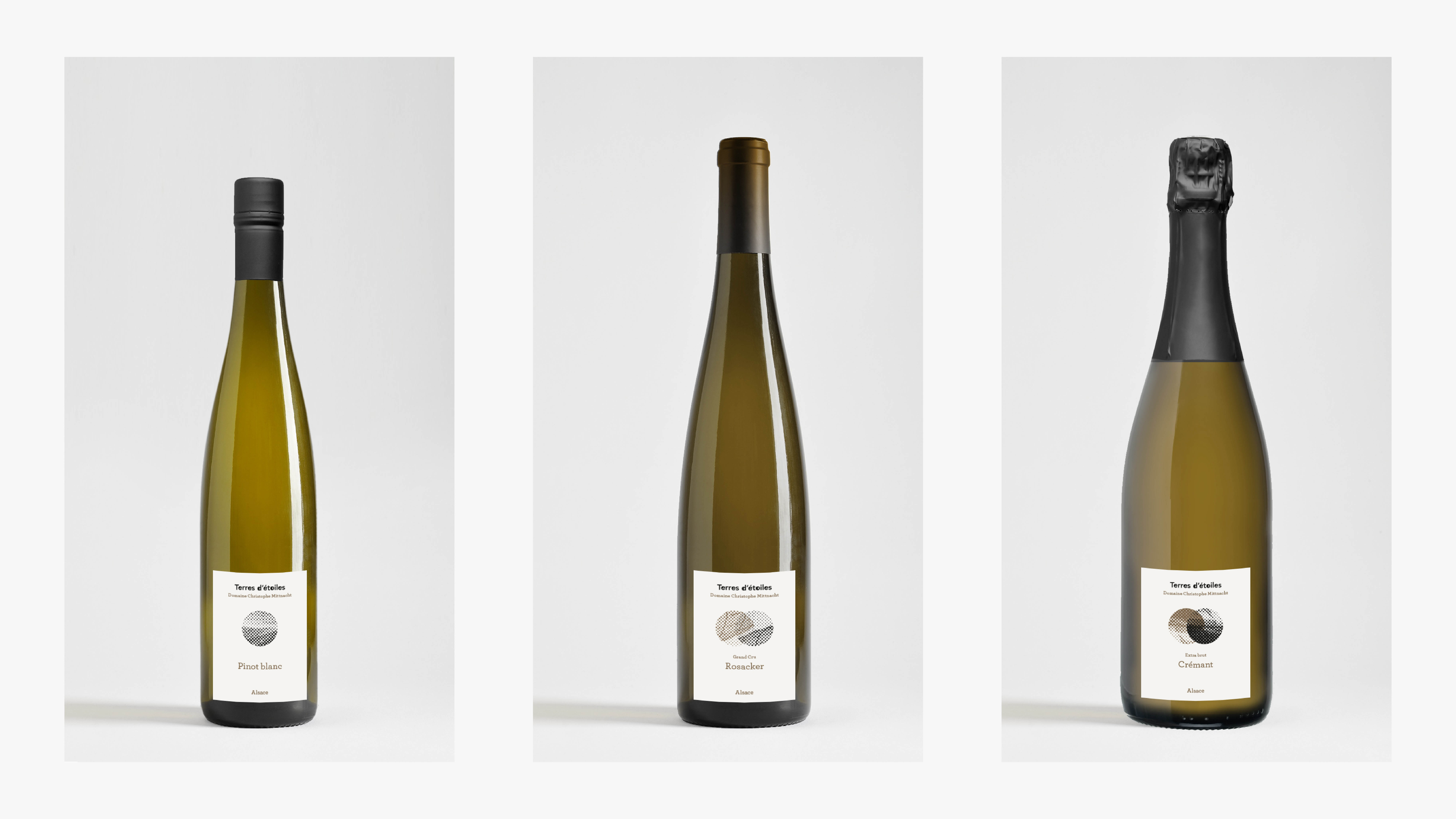 Bouteille avec capsules à vis, bouchon liège et crémant Terres d'étoiles domaine Christophe Mittnacht